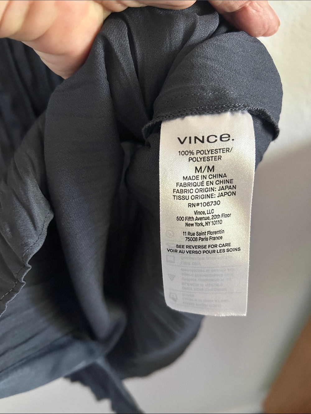 VINCE sleeveless Pleated Blouse. Size M - Picture 5 of 5